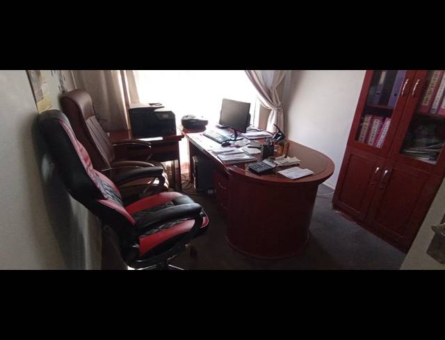 4 BEDROOM HOUSE FOR SALE IN KRUINPARK